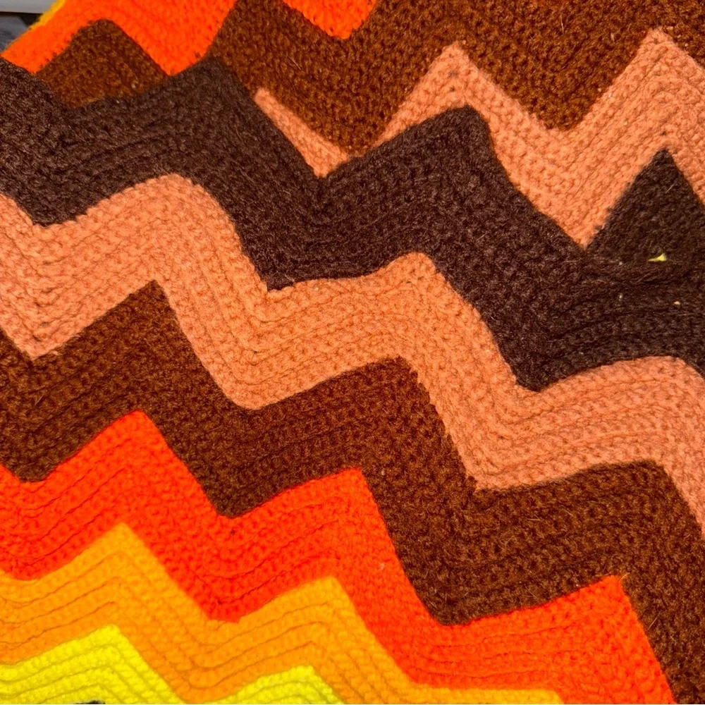 Vintage‎ MCM Crochet Afghan Lap Blanket Chevron Zig Zag Handmade Granny Cottage